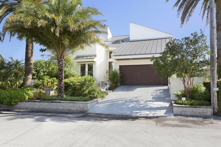 712 Solar Isle Drive